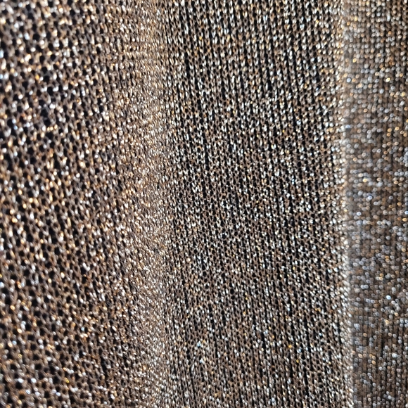 Glam Vintage Gold Knit Top! - Picture 4 of 14